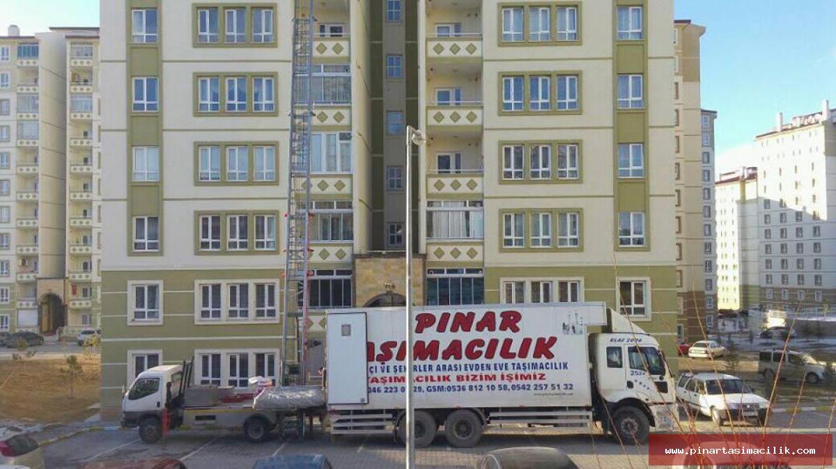 Asansörlü nakliyat aracı