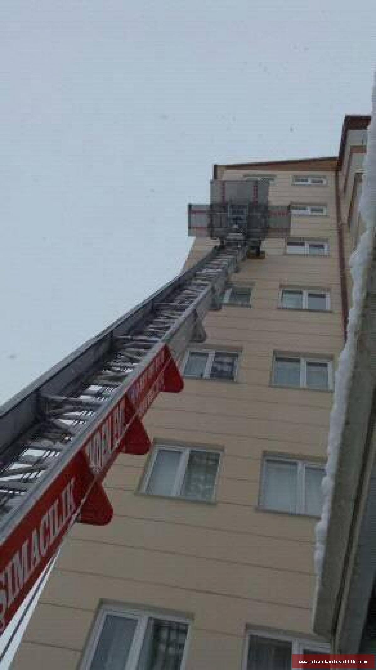 Asansörlü nakliyat aracı