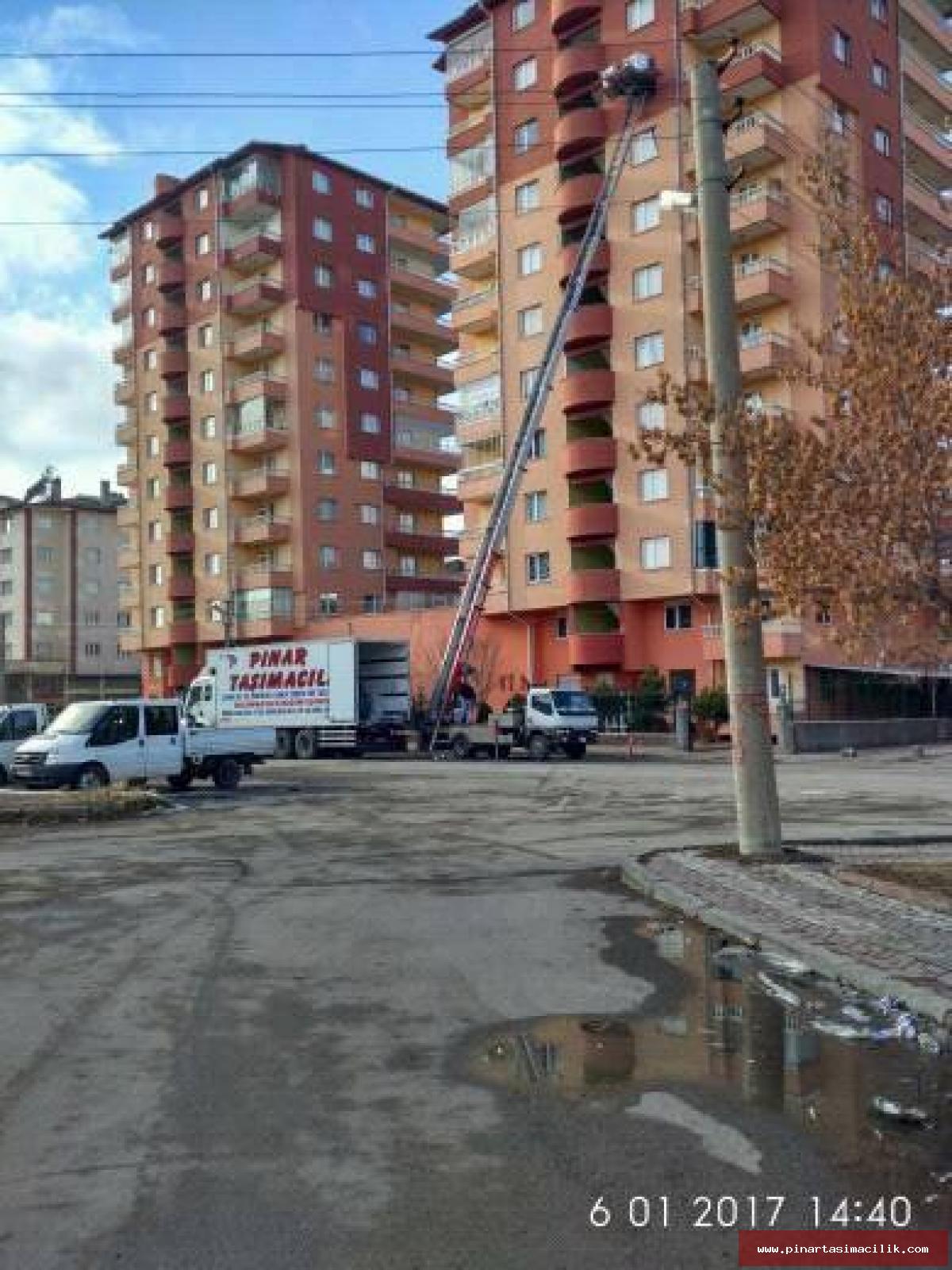 Asansörlü nakliyat aracı